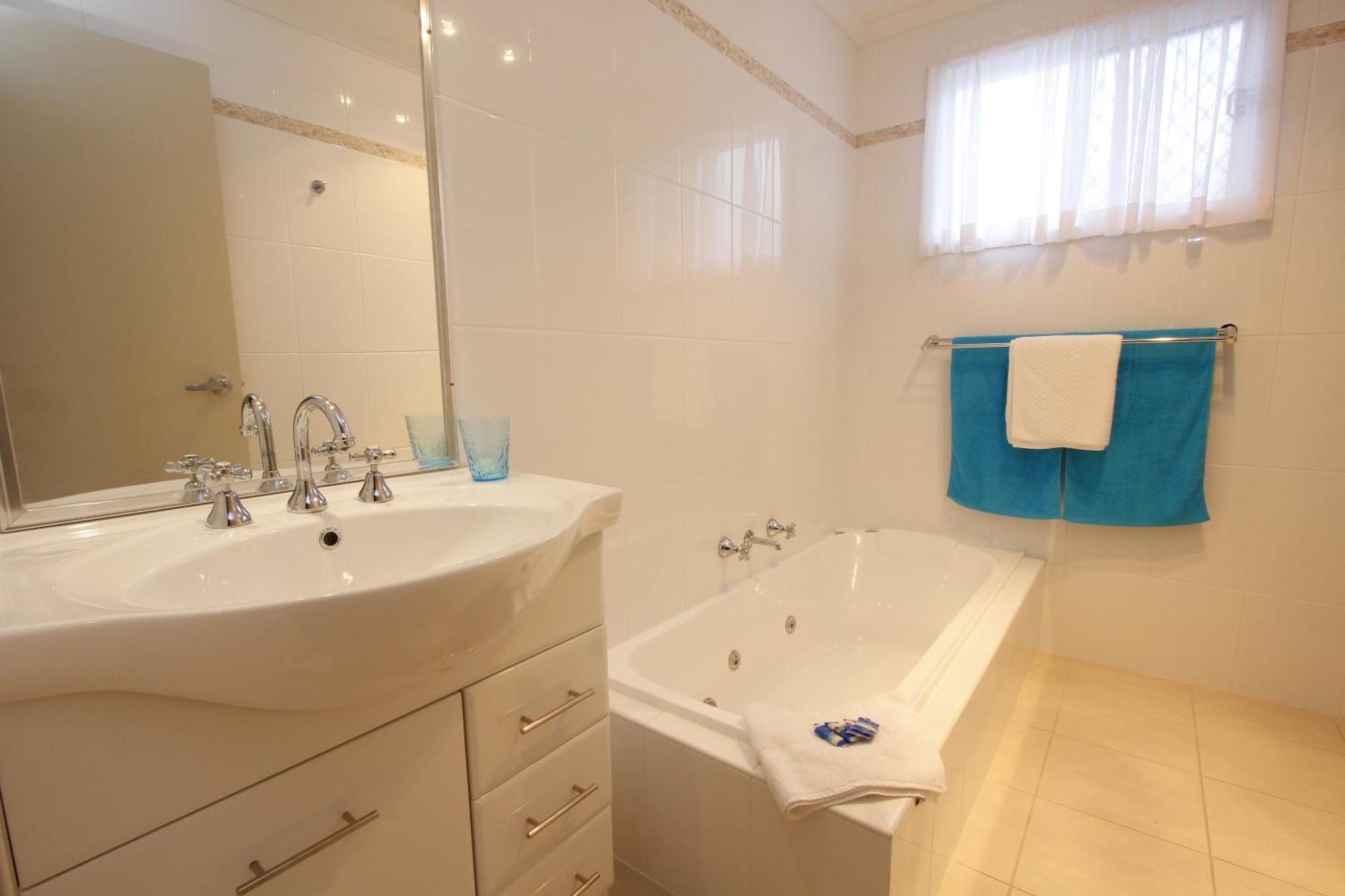Windang Tourist Park Hotel Room photo